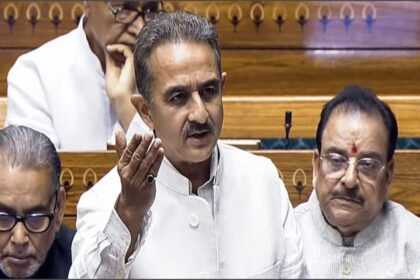 MoS MEA: - MoS MEA: विदेश में पांच साल में 37,740 भारतीय मजदूरों की मौत, हर दिन 20 से ज्यादा; खाड़ी देश बन रहे कब्रगाह