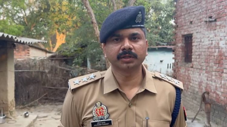 Sultanpur - Sultanpur News: गुस्से में युवक बना हैवान, पत्नी और नौ माह के मासूम पर कुल्हाड़ी से किया हमला; बालक की मौत