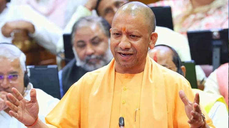CM Yogi - CM Yogi in Varanasi: सीएम योगी आज काशी से करेंगे स्कूल चलो अभियान की शुरुआत, सभी जिलों में होगा लाइव प्रसारण