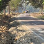 Lakhimpur - Lakhimpur Kheri News: डिगनिया से दुधवा तक सड़क सुधरने लगी, सफर होगा आसान