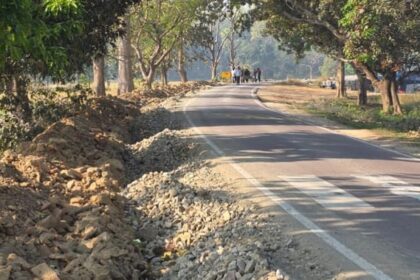 Lakhimpur - Lakhimpur Kheri News: डिगनिया से दुधवा तक सड़क सुधरने लगी, सफर होगा आसान