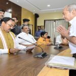 Prayagraj - Prayagraj : डिप्टी सीएम केशव ने सर्किट हाउस में सुनी जनता की समस्याएं, त्वरित निस्तारण का निर्देश