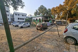 लखनऊ: - लखनऊ: सभी तरह के मौके और मियाद खत्म, 15 दिन के अंदर हटाई जाएंगी केजीएमयू की मजारें; जानिए पूरा मामला