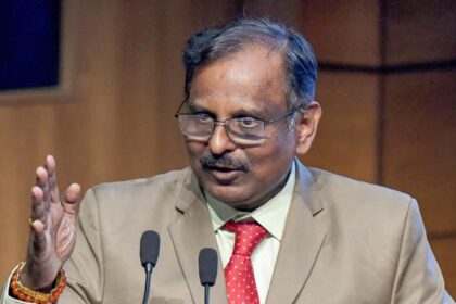 आर्टेमिस-II - आर्टेमिस-II मिशन: ISRO चीफ नारायणन ने अमेरिकी अंतरिक्ष अभियान की सराहना की, गगनयान पर भारत की तैयारियां कैसी?