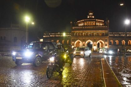 लखनऊ: - लखनऊ: मौसम ने एक ही दिन में बदले कई रंग, दोपहर को तेज धूप के बाद रात में आंधी-बारिश; तस्वीरों में देखें कहानी