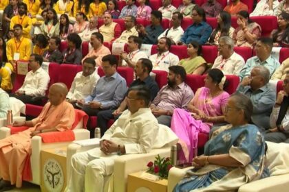 UP News: - UP News: सीएम योगी ने भारतेंदु नाट्य अकादमी के भवन एवं प्रेक्षागृहों का किया लोकार्पण, कलाकारों का मंचन देखा