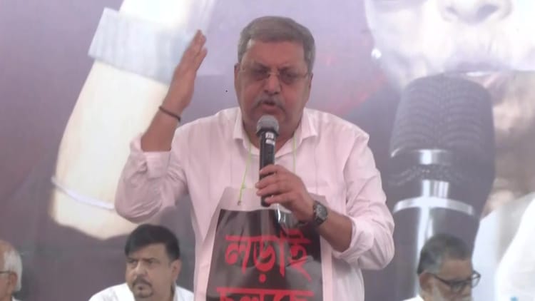 West - West Bengal: भाजपा ने कल्याण बनर्जी के बयान पर चुनाव आयोग से की शिकायत, भड़काऊ भाषा का लगाया आरोप