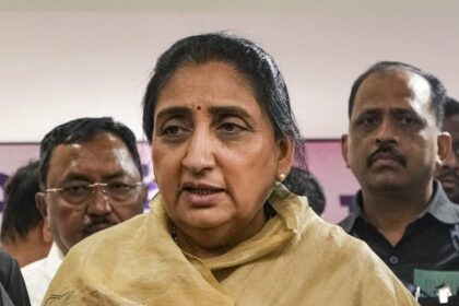 बारामती - बारामती विधानसभा उपचुनाव: सुनेत्रा ने सपकाल को फोन कर मांगा समर्थन; उम्मीदवार मैदान में उतारेगी कांग्रेस?