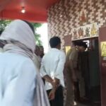 प्राचीन - प्राचीन मंदिर में चोरी: मां दुर्गा की अष्टधातु की मूर्ति ले उड़े चोर, घंटे तक नहीं छोड़े; ग्रामीणों में आक्रोश