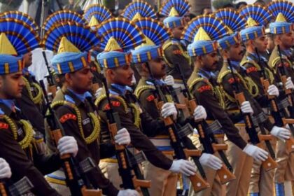 Bengal - Bengal Polls: केंद्रीय बलों के कंपनी कमांडरों को होटल छोड़ने का आदेश, सैन्य अधिकारियों ने जताई आपत्ति; जानिए