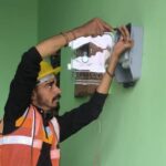 यूपी: - यूपी: प्रदेश की बिजली व्यवस्था में बड़ा बदलाव, खत्म की गई प्रीपेड मीटर की अनिवार्यता; अब लगेंगे ये मीटर