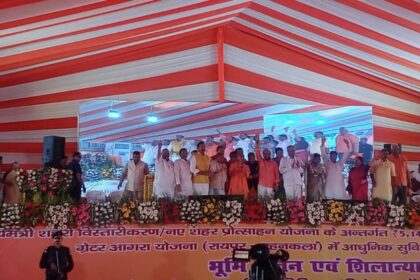 UP: सीएम - UP: सीएम योगी ने दी ग्रेटर आगरा की सौगात, नदियों के नाम पर बसेंगी 10 टाउनशिप; जानें कब से खरीद सकेंगे प्लाॅट