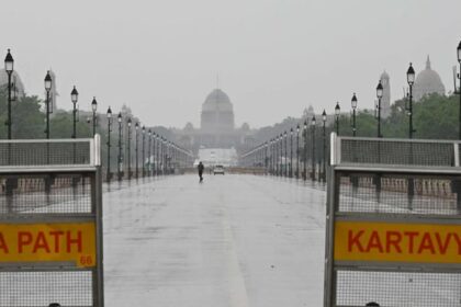 उत्तर - उत्तर भारत में झमाझम बारिश: मैदानी इलाकों में ओलावृष्टि से फसलें बर्बाद, पारा भी गिरा; जानिए आपके राज्य का हाल