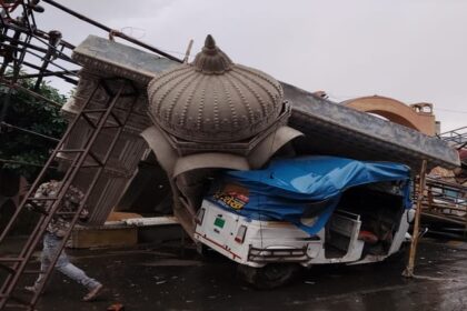 Agra - Agra Weather Update: आंधी-बारिश का कहर, आगरा में 60 की रफ्तार से आई 'आफत', सहम गए लोग; तस्वीरों में देखें मंजर
