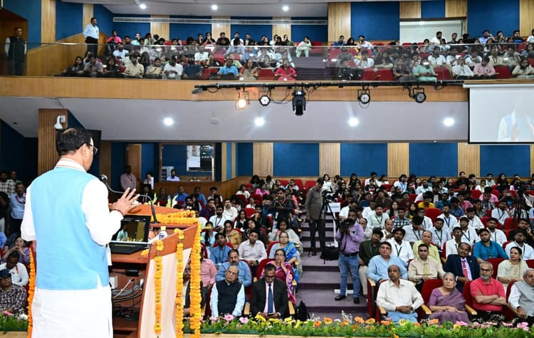 यूपी: - यूपी: डिप्टी सीएम केशव मौर्य ने वैज्ञानिकों से कहा- ऐसी तकनीक विकसित करें जो बेमौसम बारिश से फसलों को बचाएं