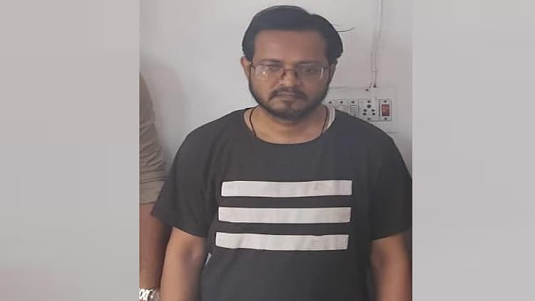 Kanpur: - Kanpur: रूस में नौकरी के नाम पर 2.38 लाख ठगने वाला गिरफ्तार, मुंबई में बंधक बनाकर रखा