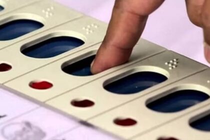 पुडुचेरी - पुडुचेरी विधानसभा चुनाव: पूर्व सीएम नारायणसामी ने किया मतदान, कहा- इंडिया गठबंधन के लिए स्थिति बहुत अनुकूल