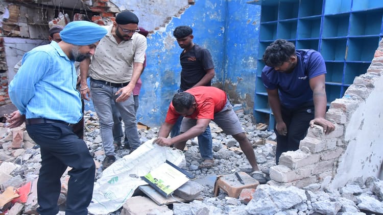 UP: बरेली - UP: बरेली में अतिक्रमण कर बनाए गए भवनों पर नोटिस चस्पा, नगर निगम ने दिया 24 घंटे का अल्टीमेटम