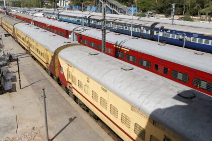 Railways: - Railways: माल ढुलाई में रिकॉर्ड बनाने की तैयारी में रेलवे, 2020 के लिए तय किया ये बड़ा टारगेट