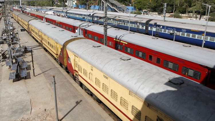 Railways: - Railways: माल ढुलाई में रिकॉर्ड बनाने की तैयारी में रेलवे, 2020 के लिए तय किया ये बड़ा टारगेट