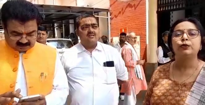 Kanpur: - Kanpur: बीमारी का बहाना या जेल से बचने का खेल? अखिलेश दुबे के अस्पताल में भर्ती होने पर सवाल, पढ़ें पूरा मामला