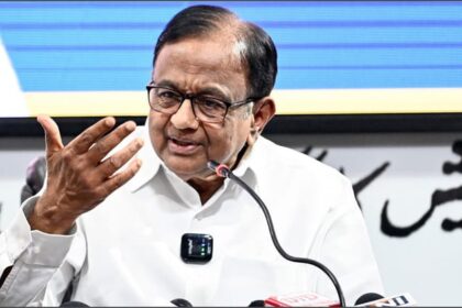 'खुद - 'खुद को संविधान से ऊपर न समझें': चुनाव आयोग पर बरसे पी चिदंबरम, सुप्रीम कोर्ट के फैसले की दिलाई याद