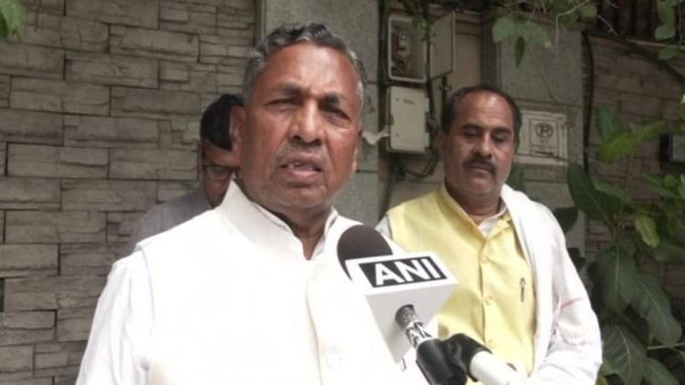 LPG Crisis: - LPG Crisis: कर्नाटक ने केंद्र से ऑटो गैस सप्लाई से जुड़ी दिक्कतें दूर करने की अपील की, मंत्री ने लगाया ये आरोप