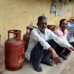 यूपी: - यूपी: शादी वाले घरों को मिल सकेंगे एक साथ आठ सिलिंडर, विवाह निमंत्रण कार्ड के साथ करना होगा आवेदन