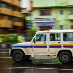 चोरों - चोरों की साजिश फेल: दीवार तोड़कर दुकान में घुसे, ग्रामीणों ने तीन दबोचे; दो हो गए फरार